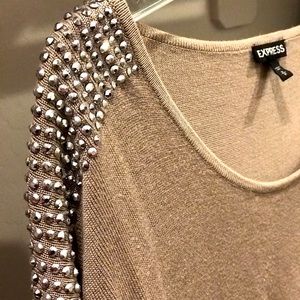 🤎EXPRESS🤎 shoulder studded long sleeve shirt